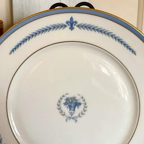 Vintage Set/2 Lamberton Ivory China, “Puritan” Dinner Plates,Fleur de Lis,10.38” - Picture 4 of 11